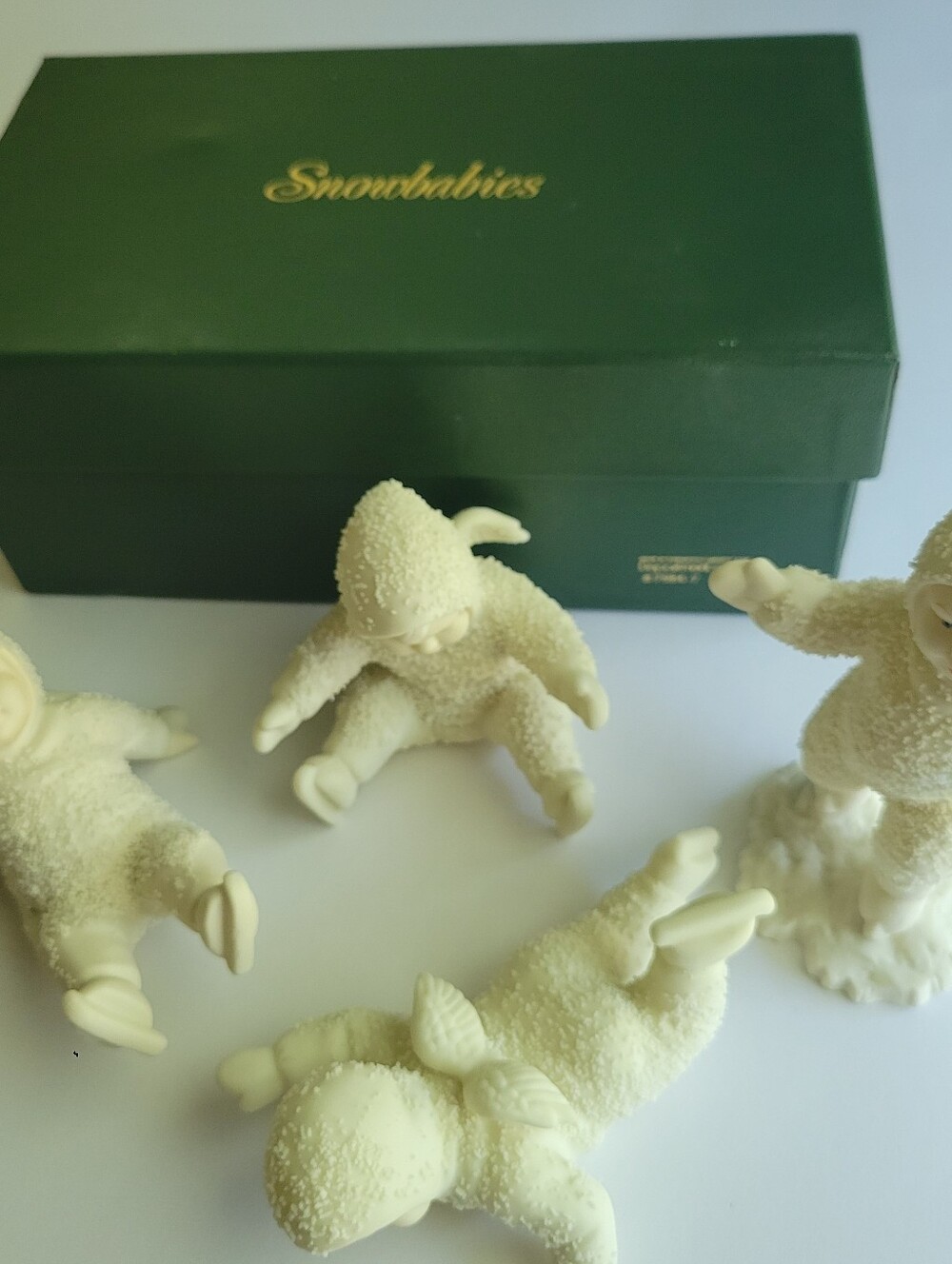 Retired 1991 Dept 56 Snow Babies NOS #7984-7 Angels Snow All Fall Down (107)